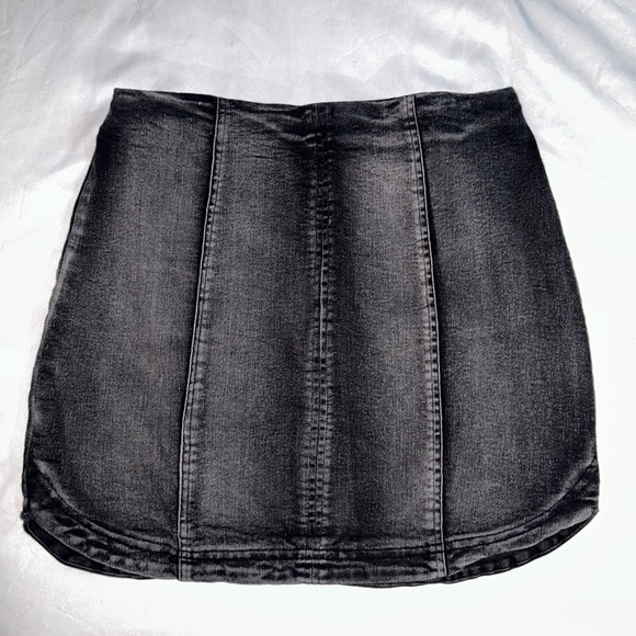 Denim Mini Skirt! - Picture 4 of 6